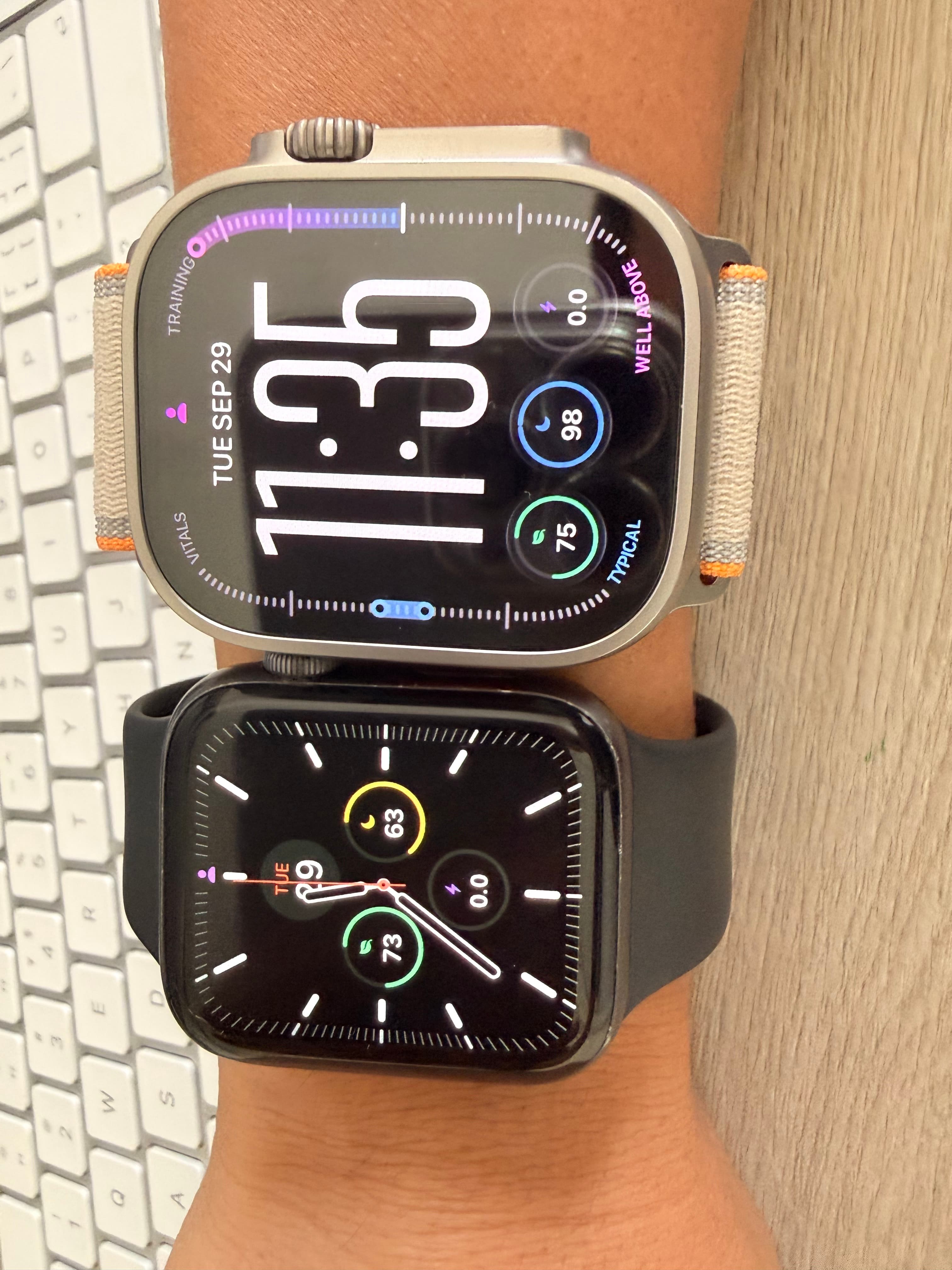 Apple Watch SE 2 on watchOS 10.6.2 beside Apple Watch Ultra 4 on watchOS 27, both showing Rayvik Recovery, Sleep and Strain
